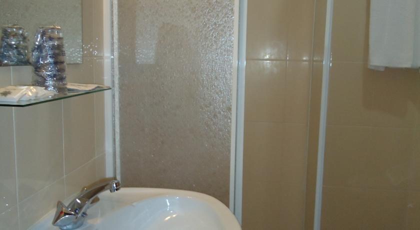 Residencial Coroa D'Ouro Hotel Fatima Phòng bức ảnh
