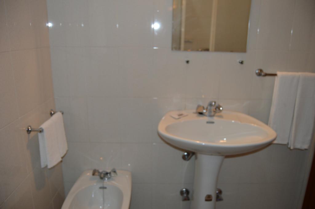Residencial Coroa D'Ouro Hotel Fatima Ngoại thất bức ảnh
