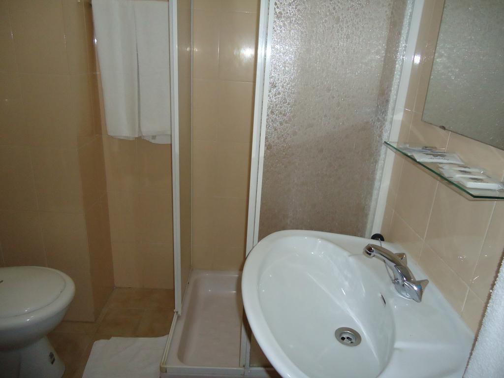 Residencial Coroa D'Ouro Hotel Fatima Phòng bức ảnh