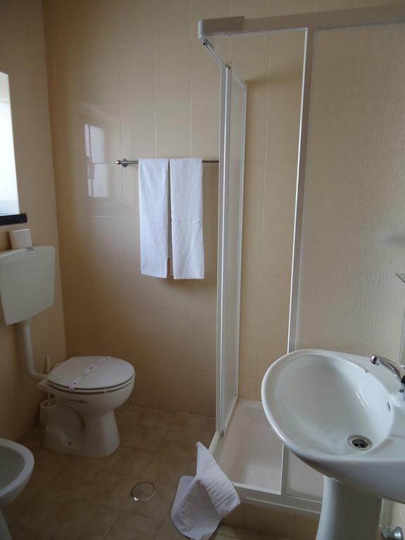 Residencial Coroa D'Ouro Hotel Fatima Phòng bức ảnh