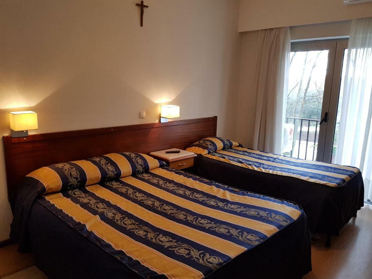 Residencial Coroa D'Ouro Hotel Fatima Ngoại thất bức ảnh