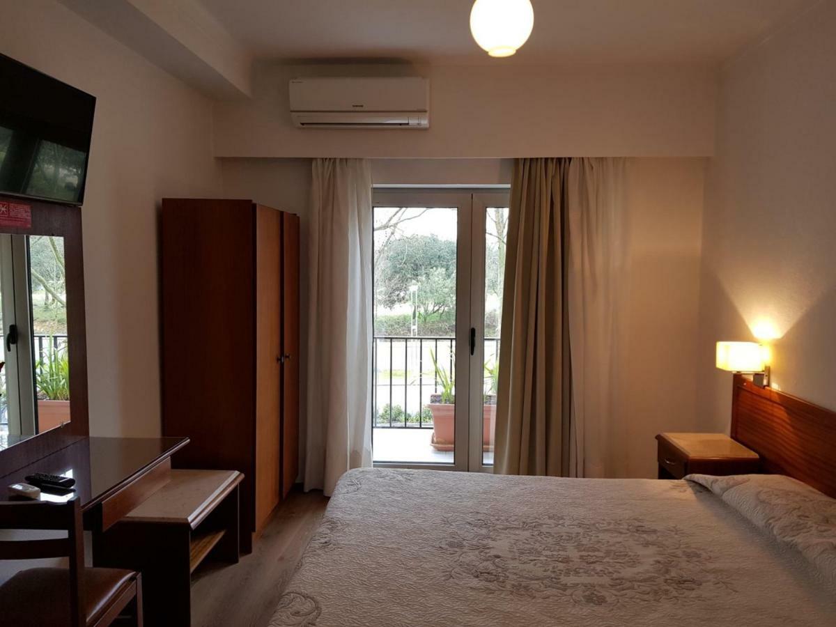 Residencial Coroa D'Ouro Hotel Fatima Ngoại thất bức ảnh